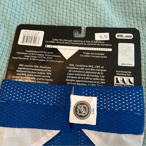 Pets First NHL New York Islanders Reversible Bandana for Dogs Hockey Bandana - Picture 7 of 7